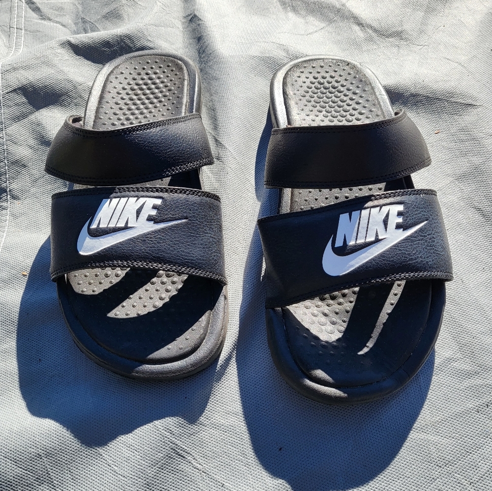 Nike women sliders